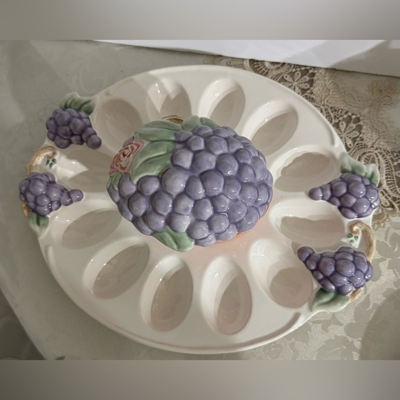 Pfaltzgraff Grapevine Deviled Egg Plate with Covered Bowl Vintage Farmhouse - Picture 2 of 13